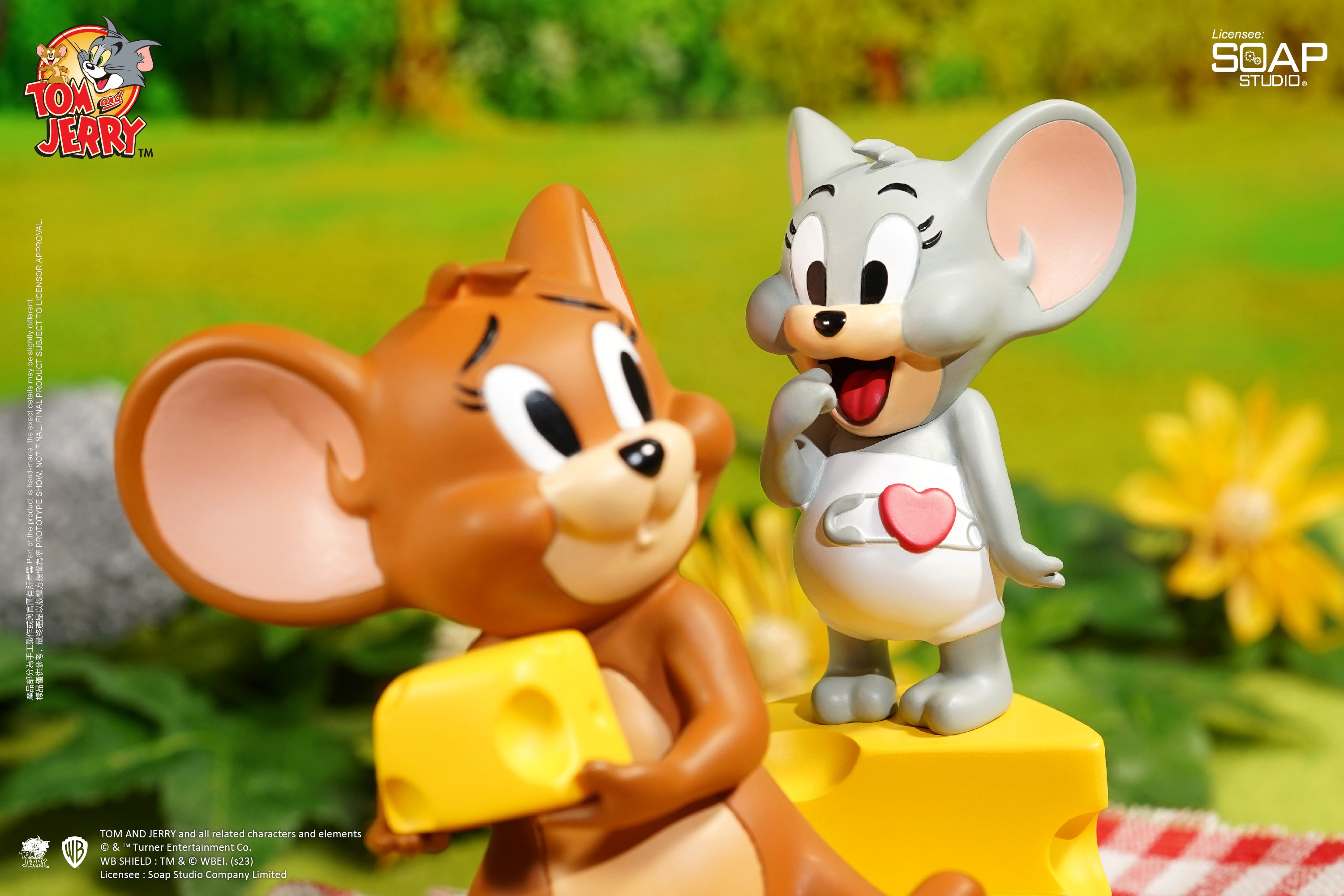 Soap Studio CA401 Tom and Jerry – Jerry Feeds Tuffy Ornament