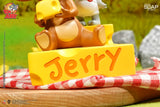 Soap Studio CA401 Tom and Jerry – Jerry Feeds Tuffy Ornament