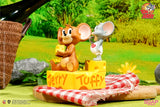 Soap Studio CA401 Tom and Jerry – Jerry Feeds Tuffy Ornament