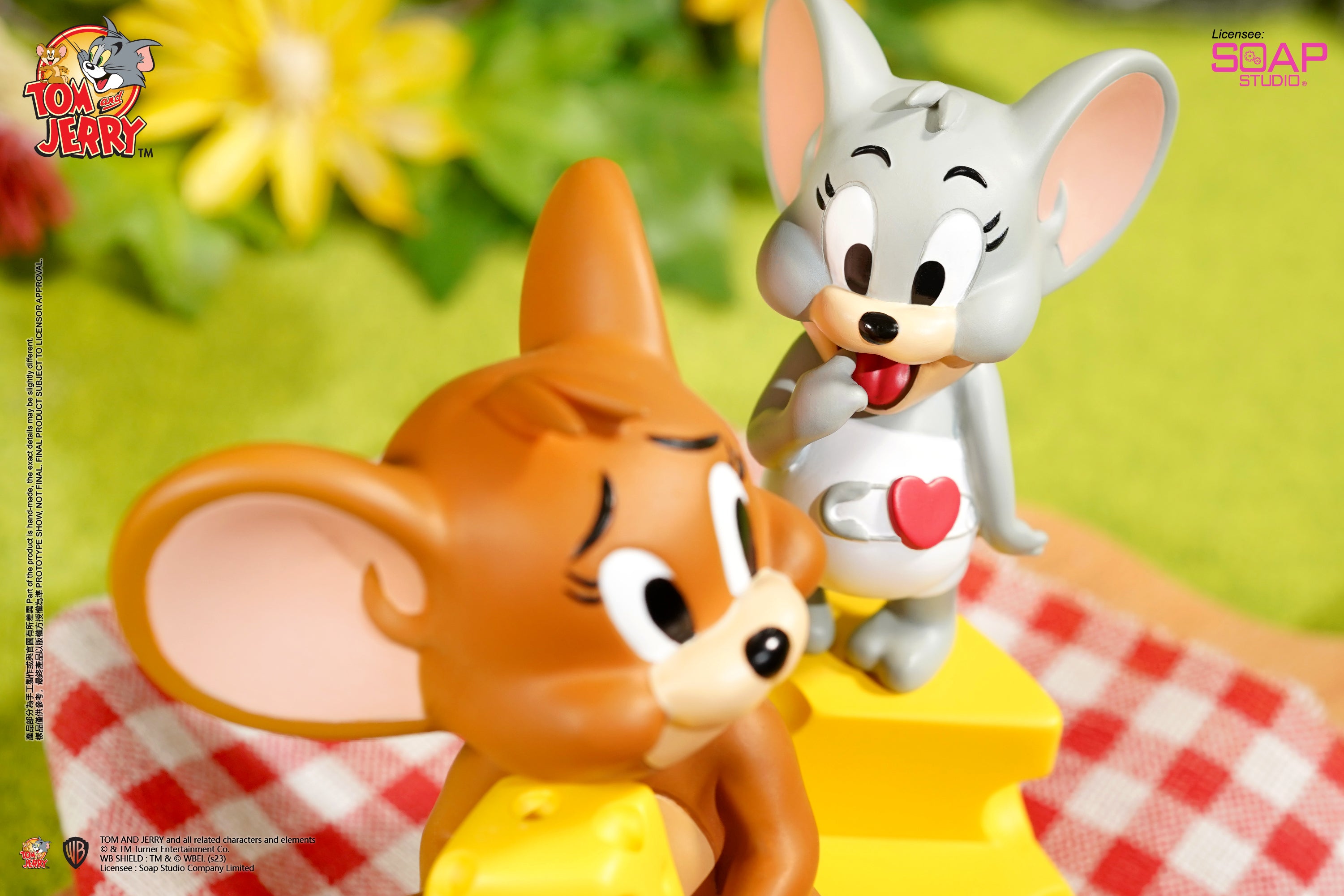 Soap Studio CA401 Tom and Jerry – Jerry Feeds Tuffy Ornament