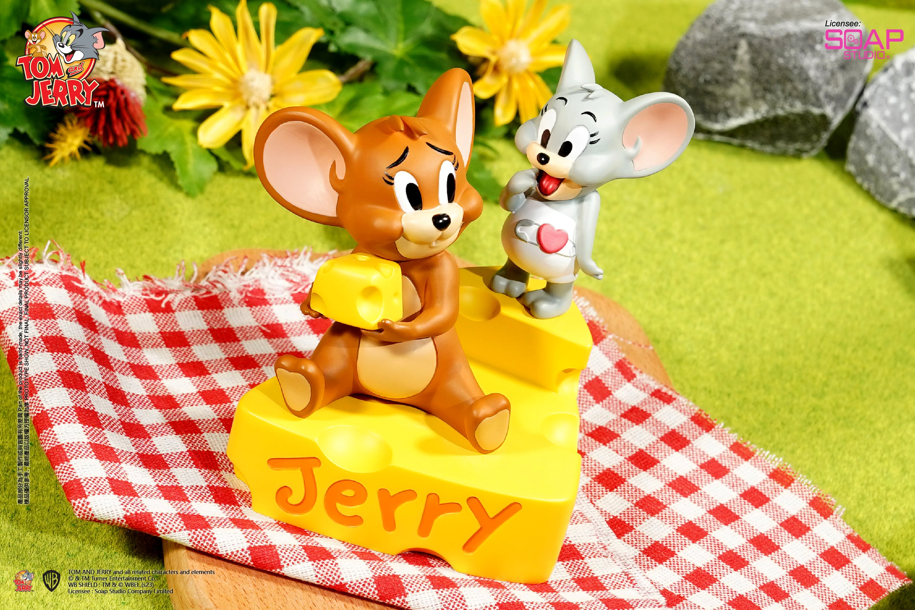 Soap Studio CA401 Tom and Jerry – Jerry Feeds Tuffy Ornament