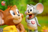 Soap Studio CA401 Tom and Jerry – Jerry Feeds Tuffy Ornament