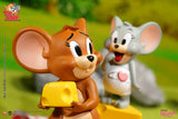 Soap Studio CA401 Tom and Jerry – Jerry Feeds Tuffy Ornament
