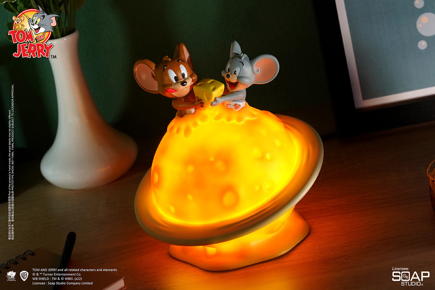 Soap Studio CA232 Tom and Jerry - Jerry and Tuffy Cheese Planet USB Night Light