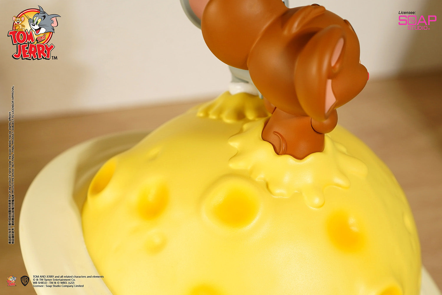 Soap Studio CA232 Tom and Jerry - Jerry and Tuffy Cheese Planet USB Night Light