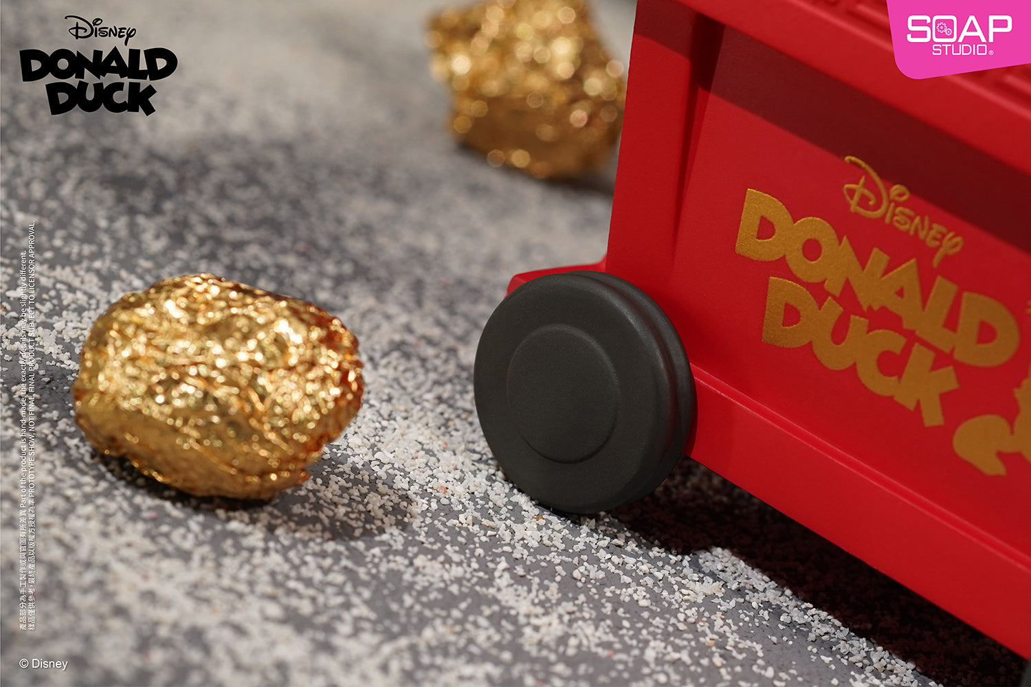 Soap Studio DY090 Disney Donald Duck Gold Hunter Ornament